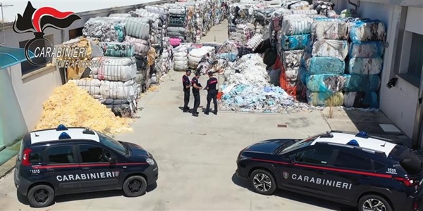 Traffico illecito di rifiuti tessili, Salvestrini (PolieCo): “Colpisce il livello di spregiudicatezza che emerge dalle indagini”